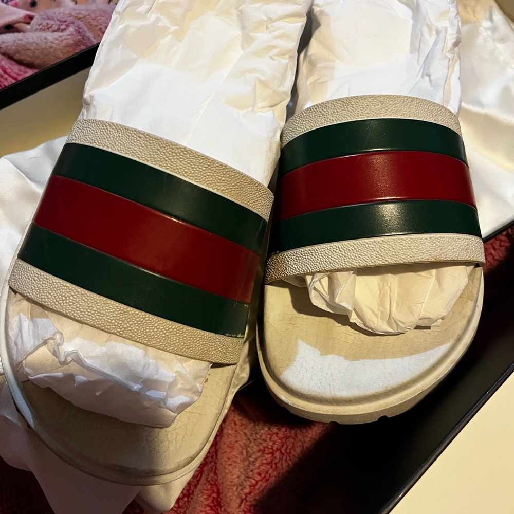 Gucci Red and Green Women's Sandals